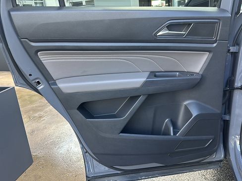 Used 2023 Volkswagen Atlas Cross Sport SE AWD/4WD image 22