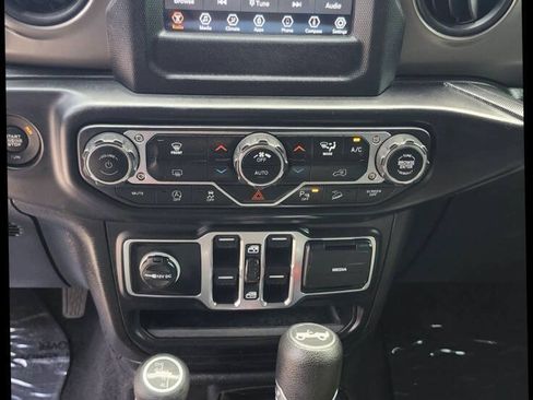 Used 2020 Jeep Wrangler Unlimited Sport S AWD/4WD image 22
