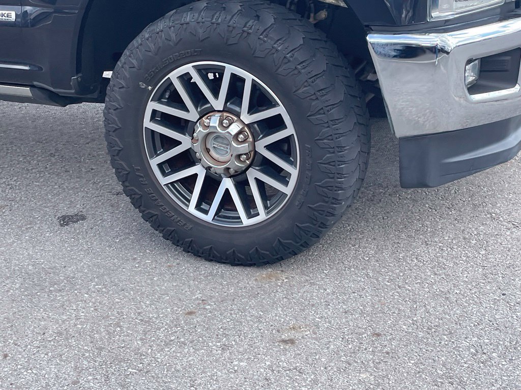 Used 2019 Ford F250 Lariat w/ Lariat Ultimate Package AWD/4WD image 4