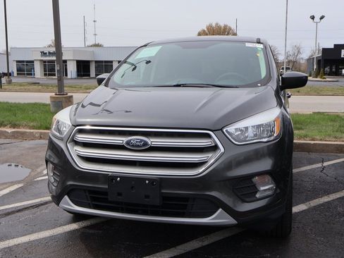 Used 2019 Ford Escape SE image 12