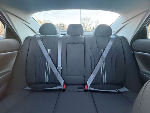 Used 2025 Hyundai Elantra SEL image 38