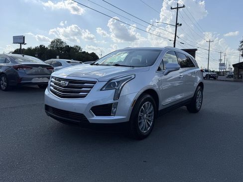 Used 2017 Cadillac XT5 Luxury FWD image 3
