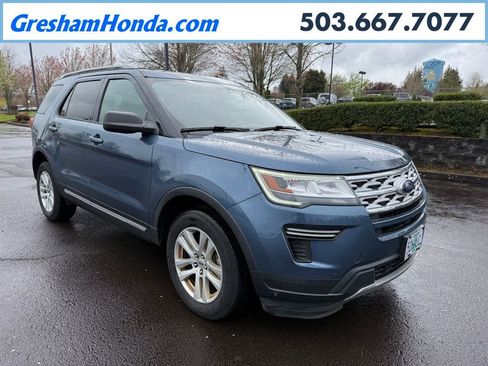 Used 2018 Ford Explorer XLT image 1