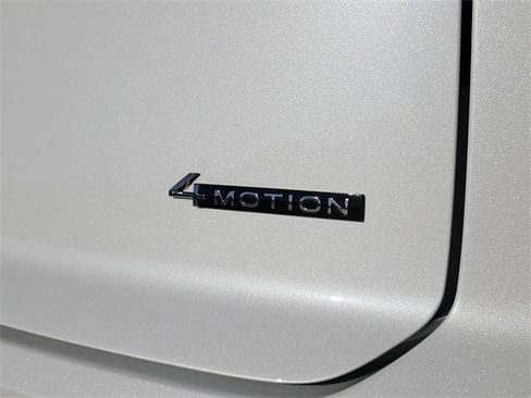 Certified 2025 Volkswagen Atlas Cross Sport SEL R-Line image 4