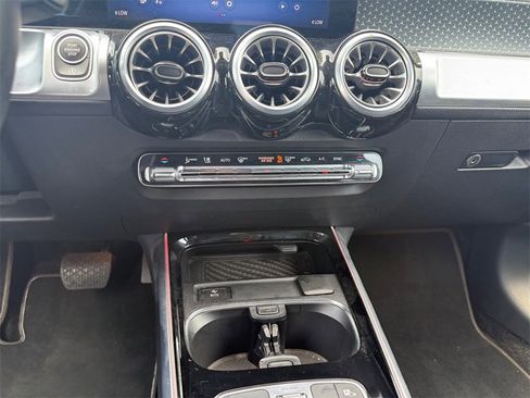 Used 2024 Mercedes-Benz GLB 250 GLB 250 image 11