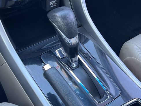 Used 2016 Honda Accord LX image 23