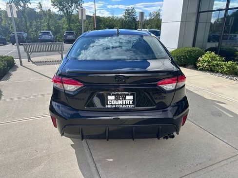 Used 2023 Toyota Corolla SE FWD image 4