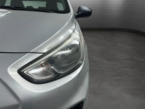 Used 2017 Hyundai Accent SE FWD image 31