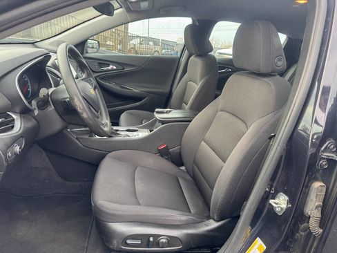 Used 2023 Chevrolet Malibu LT image 3