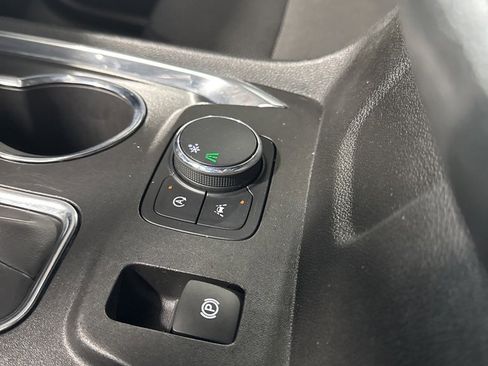 Used 2023 Chevrolet Traverse LT image 45