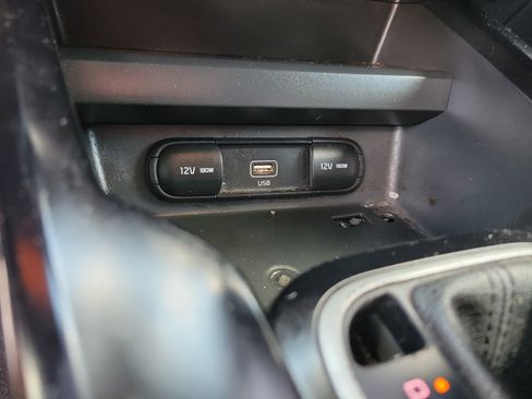 Used 2022 Kia Soul LX FWD image 9