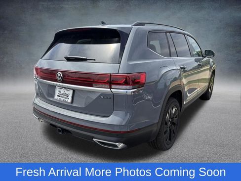 Used 2025 Volkswagen Atlas SE AWD/4WD image 4