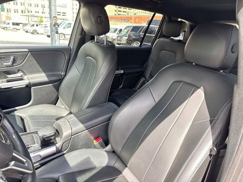 Used 2021 Mercedes-Benz GLB 250 image 16