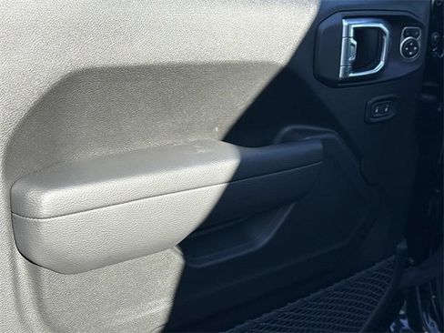 New 2026 Jeep Gladiator Rubicon w/ Safety Group image 22