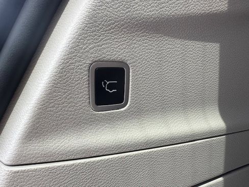 New 2023 Chrysler Pacifica Touring-L image 30