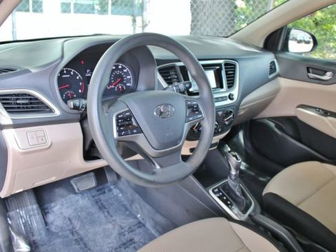 Used 2022 Hyundai Accent SE w/ Cargo Package image 11