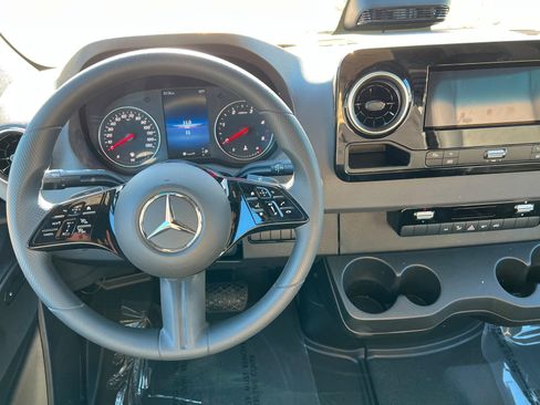 New 2026 Mercedes-Benz Sprinter 2500 image 9