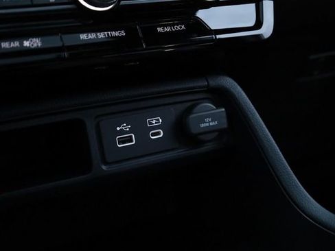 New 2025 Honda Pilot TrailSport image 17