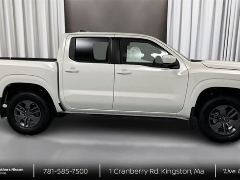 New 2025 Nissan Frontier SV image 4