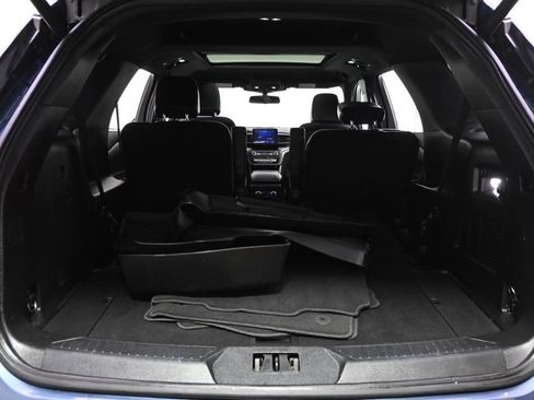Used 2020 Ford Explorer XLT w/ Equipment Group 202A AWD/4WD image 19