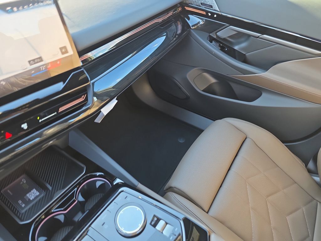 Used 2026 BMW 530i xDrive AWD/4WD image 19