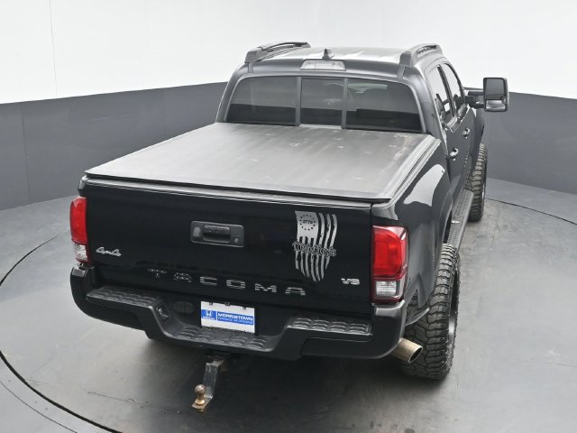 Used 2021 Toyota Tacoma SR AWD/4WD image 36