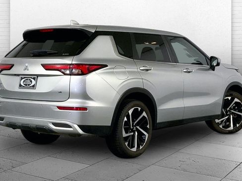 Used 2024 Mitsubishi Outlander SE AWD/4WD image 12
