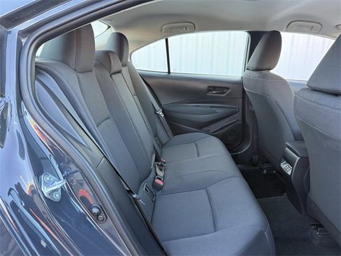 Used 2025 Toyota Corolla LE image 31