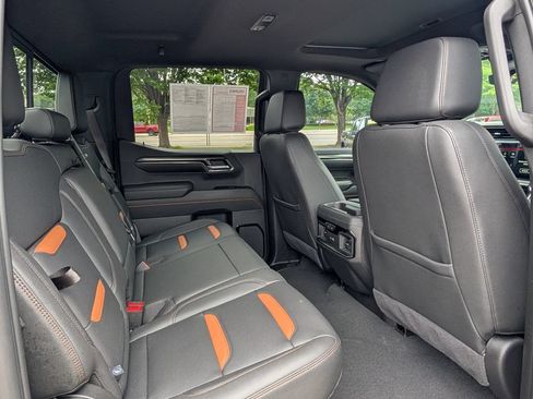Used 2024 GMC Sierra 1500 AT4 w/ Technology Package AWD/4WD image 24