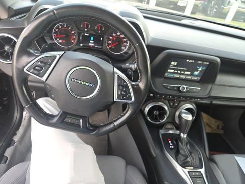 Used 2017 Chevrolet Camaro LT RWD image 7