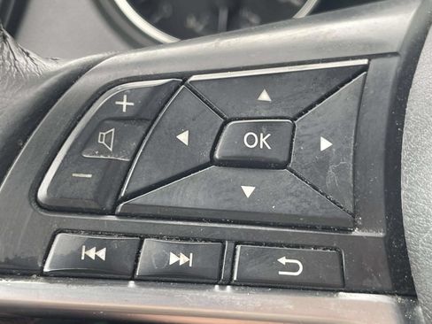 Used 2017 Nissan Rogue SV FWD image 22
