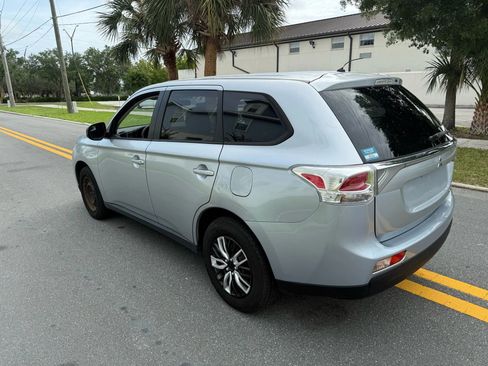 Used 2014 Mitsubishi Outlander ES image 6