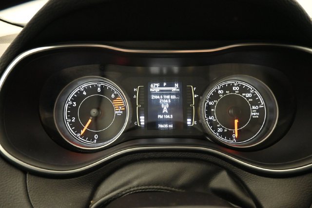 Used 2021 Jeep Cherokee Latitude AWD/4WD image 5