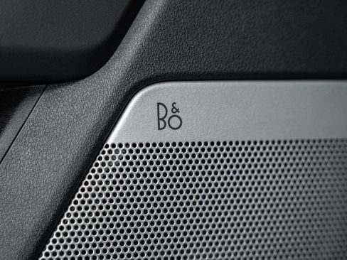 Used 2025 Ford F250 Lariat w/ Black Appearance Package image 48