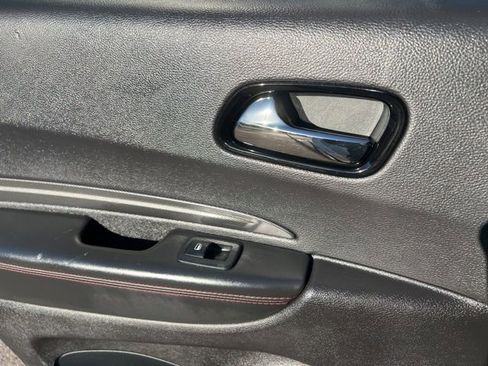 Used 2024 Dodge Durango GT image 27