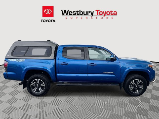 Used 2018 Toyota Tacoma TRD Sport AWD/4WD image 6