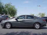 Used 2024 Hyundai Elantra SE image 2