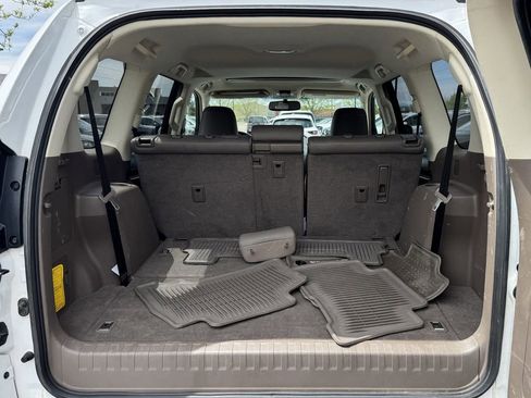 Used 2017 Lexus GX 460 w/ Navigation Package AWD/4WD image 11