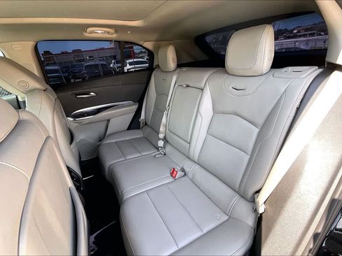 Used 2023 Cadillac XT4 Luxury w/ Cold Weather Package FWD image 28