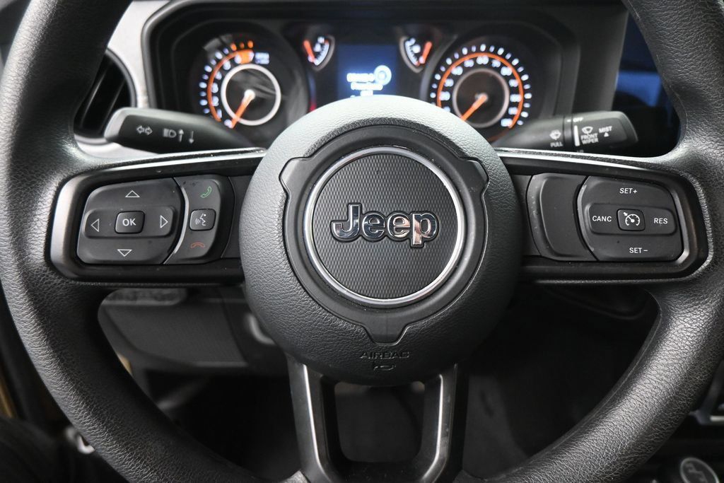 Used 2025 Jeep Wrangler Sport AWD/4WD image 10