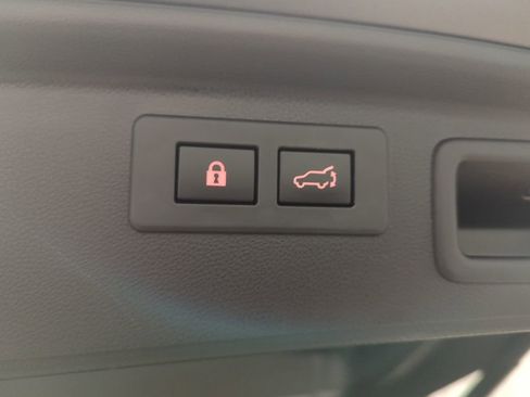 Used 2023 Subaru Forester Limited image 9