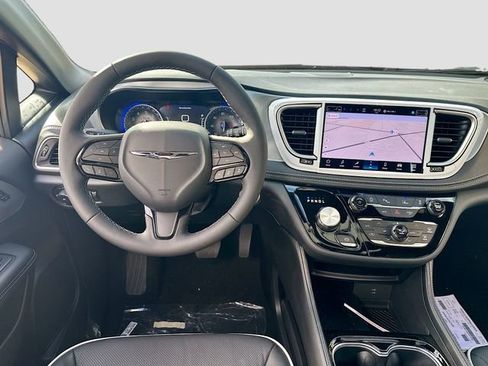 New 2026 Chrysler Pacifica Limited w/ S Appearance Package image 26