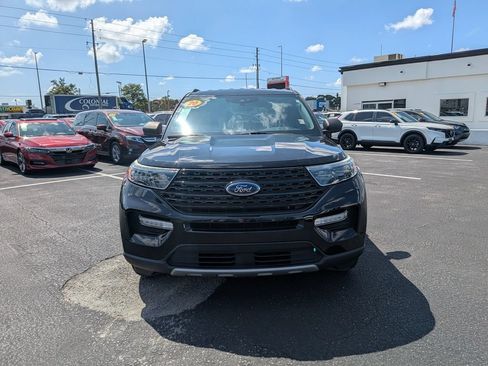 Used 2020 Ford Explorer XLT w/ Equipment Group 202A AWD/4WD image 3