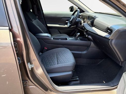 Used 2025 Nissan Kicks SV FWD image 26