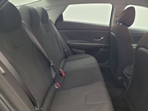 Used 2025 Hyundai Elantra SE FWD image 19