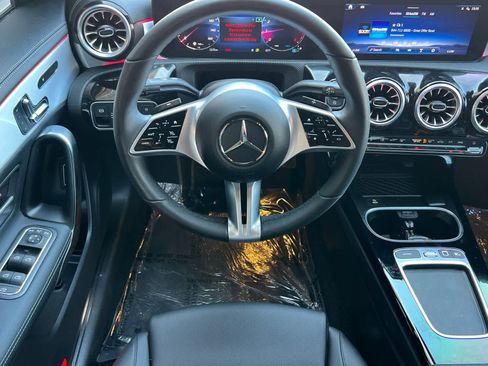 Used 2025 Mercedes-Benz CLA 250 image 15