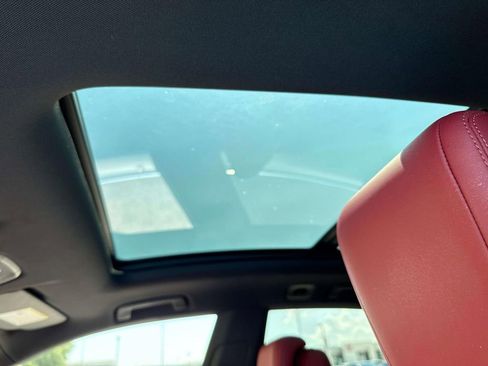 Used 2024 Porsche Macan 4 Electric image 24