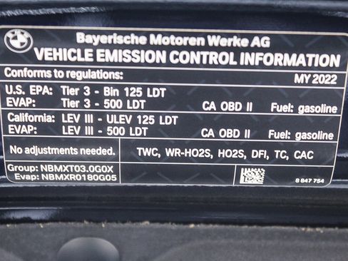 Used 2022 BMW X6 xDrive40i w/ M Sport Package image 28