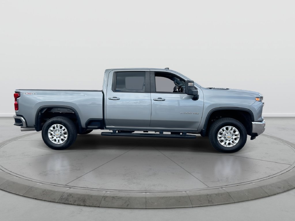 Used 2024 Chevrolet Silverado 2500 LT w/ Convenience Package AWD/4WD image 9