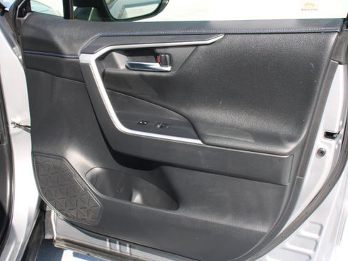 Used 2023 Toyota RAV4 XSE AWD/4WD image 19